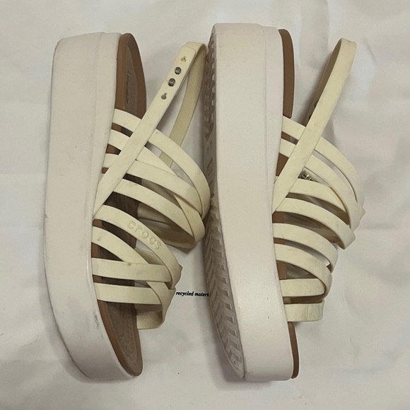 CROCS White / Cream Sandals with Criss-Cross Straps and Cushioned Footbed - Picture 2 of 4